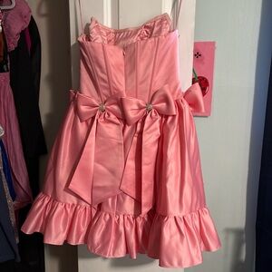 Sherri Hill Pink Formal Dress with Fitted Bodice and Flared Skirt